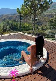 Answers to reflexive pronouns exercises. Yvonne Bar Onlyfans Busty Babe Bod Girls