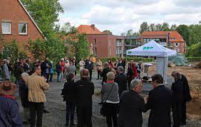 The accommodations features a shared kitchen and a shared lounge for guests. Spatenstich Fur Barrierefreies Wohnprojekt In Der Stadt Stade Bethel Im Norden