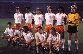 Johannes gerrit johan derksen (born 31 january 1949) is a dutch sports journalist and former football player. Spelbos Fotos Imago