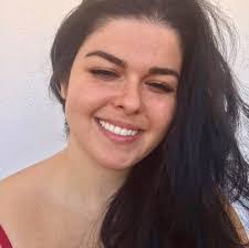 Amber Hopewell's Instagram, Twitter & Facebook