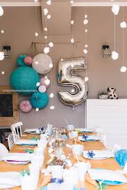 Anniversaire Reine Des Neiges Une Deco Adorable Pour Un Theme Reussi Decoration Anniversaire Fille Anniversaire Ado Deco Anniversaire Enfant