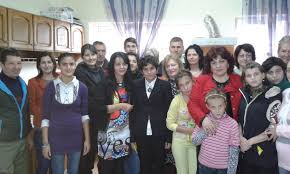 Victima este o tânăra de 19 ani.în seara de 18 ianuarie 2018, mihaela, o fată de 19 ani, cu dizabilități psihice, a mers la una dintre infirmierele centrul Zilele PorÅ£ilor Deschise La Dgaspc Gazeta De Nord Vest