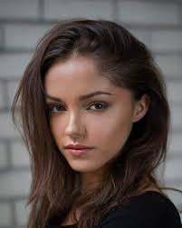 Natasha Kerr's Instagram, Twitter & Facebook