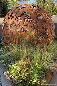 Chelsea Flower Show Lovely Guide To This Year S Chelsea Flower Show Garden Features Chelsea Flower Small Back Gardens