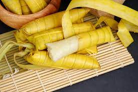 This fast food filipino chain is predominant and loved by filipinos. A Taste Of Filipino Food 10 Pinoy Dishes That Will Have You Drooling