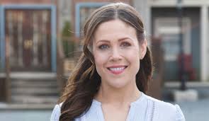 Daniel Lissing Wife, Who's The When Calls the Heart Alum Married To in Real  Life?