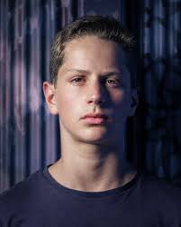 More of Eli Rejtman. Actor and acrobat. @rejtmanj