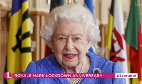 Has she lost a tooth?' Lorraine tells Queen 'go to dentists' as she  questions appearance