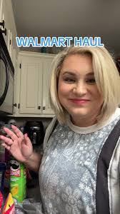 Donna Tinker's Instagram, Twitter & Facebook