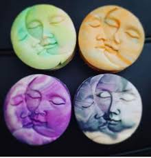 Found my 8yo drooling over a display of gorgeous looking items at the State  Fair... “Honey, those aren't marshmallows. They are soaps and bath bombs.”  Never have I seen a face go