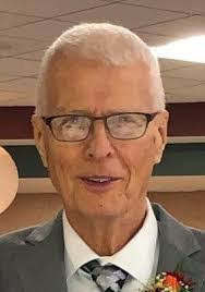 Gloria Logan's Instagram, Twitter & Facebook