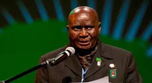 Kenneth kaunda, who became zambia's first president after helping to lead a peaceful revolution against colonial british rule, has died at the age of 97 after. D6hb4cptqcveim