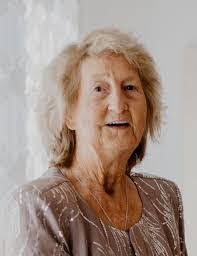 Barbara Dickard's Instagram, Twitter & Facebook