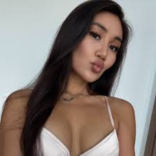 Kira Chase 🏳️‍🌈 (@BrooklynInJuly)