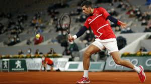 Franska öppna avslutas i början av juni och därefter beger sig tenniscirkusen till gräs. Djokovics Maktiga Svit Intakt I Franska Oppna Slog Ny Boll Rakt Pa Linjedomare En Pinsam Deja Vu Sport Svenska Yle Fi
