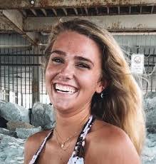 Shannon Grimsley's Instagram, Twitter & Facebook