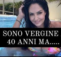 😱 "Credo di averla d'oro, non mi concedo facilmente. Quando ho voglia mi  faccio r...Altro ...https://lc.cx/1lSkhd