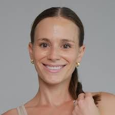 Elise Barlow's Instagram, Twitter & Facebook