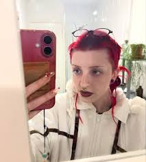 Bald eyes tbh, thankful for the people I have around me, hope your  wintertime is warm and full of love ❤️