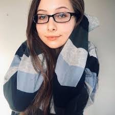 Lauren Stepanek's Instagram, Twitter & Facebook