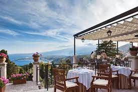 Top 10 Romantic Restaurants In Taormina Travellector Taormina Sicily Travel Romantic Restaurant