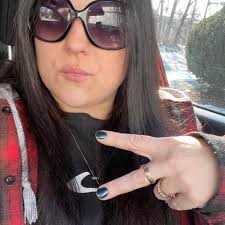 I just feel I need a father figure for my boys, Not just anybody to call  dad bt a person who will also heal the heart he didn't break. Am 31 windowed