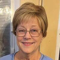 Crystal Leiva's Instagram, Twitter & Facebook