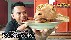 Cendol / ˈ tʃ ɛ n d ɒ l / is an iced sweet dessert that contains droplets of green rice flour jelly, coconut milk and palm sugar syrup. Porsi Gila Gulai Kepala Kambing Full Utuh Di Warung Bu Yanti Kuliner Bojonegoro Youtube