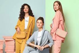 Beli tas wanita dengan pilihan warna & model terlengkap. 6 Rekomendasi Tas Wanita Brand Lokal