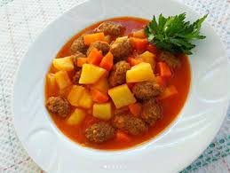 Patatesli Ve Havuclu Sulu Kofte Malzemeler 2 Adet Havuc 2 Dis Sarimsak 4 5 Adet Patates Zeytinyagi Ve Tereyagi Karisik 1 Tatli Kasig Yemek Tarifleri Yemek Gida