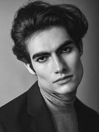 Fotografía @orenta.estudio @torena25 Modelo @diegoaguas1111 Maquillaje  @luisaaliaga_mua