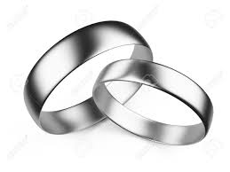 Große oder kleine ringe, die auch als creolen bezeichnet werden, gibt es ebenfalls in allen größen und formen und sind sehr beliebt. Silber Hochzeit Ringe Isoliert Auf Weissem Hintergrund 3d Bild Lizenzfreie Fotos Bilder Und Stock Fotografie Image 24634677