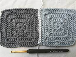 Quadrate sind schnell gehäkelt und irgendwann. Granny Squares Zusammenhakeln Valentinahaekelt