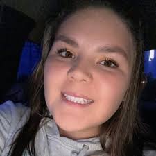 tenisha nelson (@tenishanelsonnn)