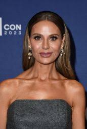 Selling Super Houses