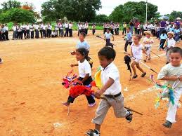 El inglés criollo que habla la mayoría de los limonenses de origen afrocaribeño, es también peculiar de la región. Los Juguetes Tradicionales Venezolanos Haiman El Troudi