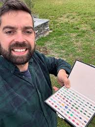 Step into my daily life as a gemstone dealer in Luc Yen, Vietnam—a world  filled with vibrant colors, intense negotiations, and hidden treasures  waiting to be discovered. 💎🇻🇳 From early morning gem