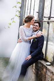 We would like to show you a description here but the site won't allow us. Boho Hochzeit Mit Blauem Brautkleid Zweiteiler Mit Spitze Und Tullrock Foto Maren Klebsattel Fotografie Braut Brautkleid Braut Brautigam Fotos