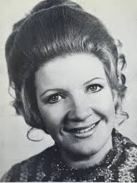 Suzan Johnston's Instagram, Twitter & Facebook