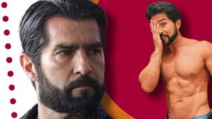 Arturo Carmona se baja los bóxers hasta una peligrosa zona y lanza esta  pregunta