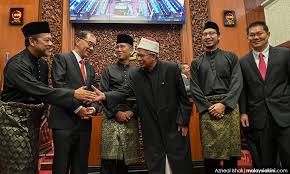 Nilailah dengan hati yang terbuka. Malaysiakini Pertembungan Fahaman Melatari Isu Jawatan Mufti Wp