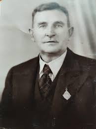 I was about 7 or 8 years old when I learned how to swim at thrasher boys  club, such fun memories