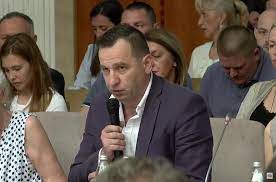 Jezdić pobegao na selo. nigde, bre, ja ne bežim. Objavljujemo Rat Najvecem Neprijatelju Nase Zemlje Danasnji Govor Glumca Nenada Jezdica Dugo Ce Se Pamtiti Sve Za Srbiju Srbiju Ni Za Sta