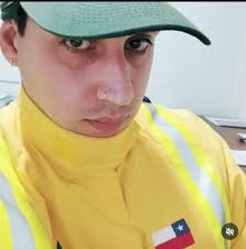 Se acuerdan del estafador Ignacio cerda Alvarez Se ve qu se da arto lujo  con la plata de estafa Tiene un Grand Vitara y un nomade su nombre Que sus  fotos recorran