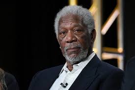 Julia maakt haar debuut als masseuse in de fit en fun. Acteur Morgan Freeman Beschuldigd Van Ongepast Gedrag Op Filmset De Morgen