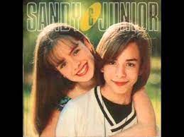 Já o junior publicou em seu perfil: Sandy E Junior Inesquecivel Youtube