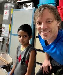 Hey everyone 👋! I offer private drum lessons for everyone interested. No  matter your level, even if you've never sat behind a drum kit, and whether  you're a child or an adult,