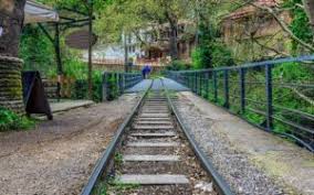 Άφιξη στα καλάβρυτα, όπου θα μας περιμένει το λεωφορείο μας. H Mageytikh Diadromh Toy Odontwtoy Sta Kalabryta Ask2travel