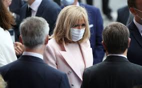 Entre le 24 décembre et le 31 décembre, brigitte macron n'avait aucune activité publique, précise. Coronavirus Brigitte Macron Est Cas Contact Et Doit S Isoler 7 Jours Le Parisien