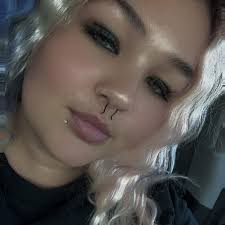 Anyone playing RuneScape Mobile?